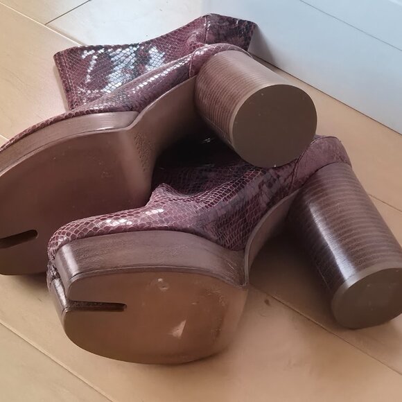 Maison Margiela Red Snakeskin Embossed Platform Tabi Boots Sz 40 - Picture 8 of 9